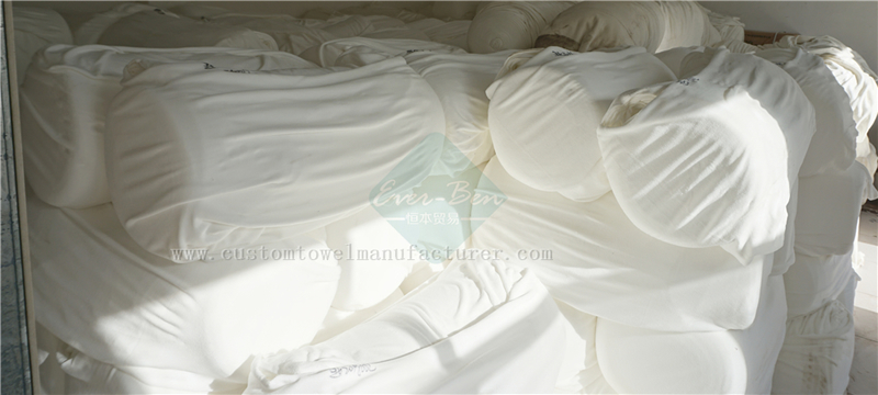 China Custom bulk golf towels producer Bulk White Hotel Towel Cloth Supplier
